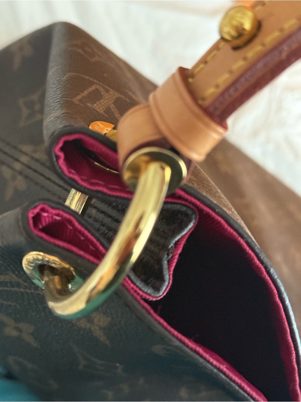 Louis Vuitton Monogram Shoulder Bag - Picture 4 of 6